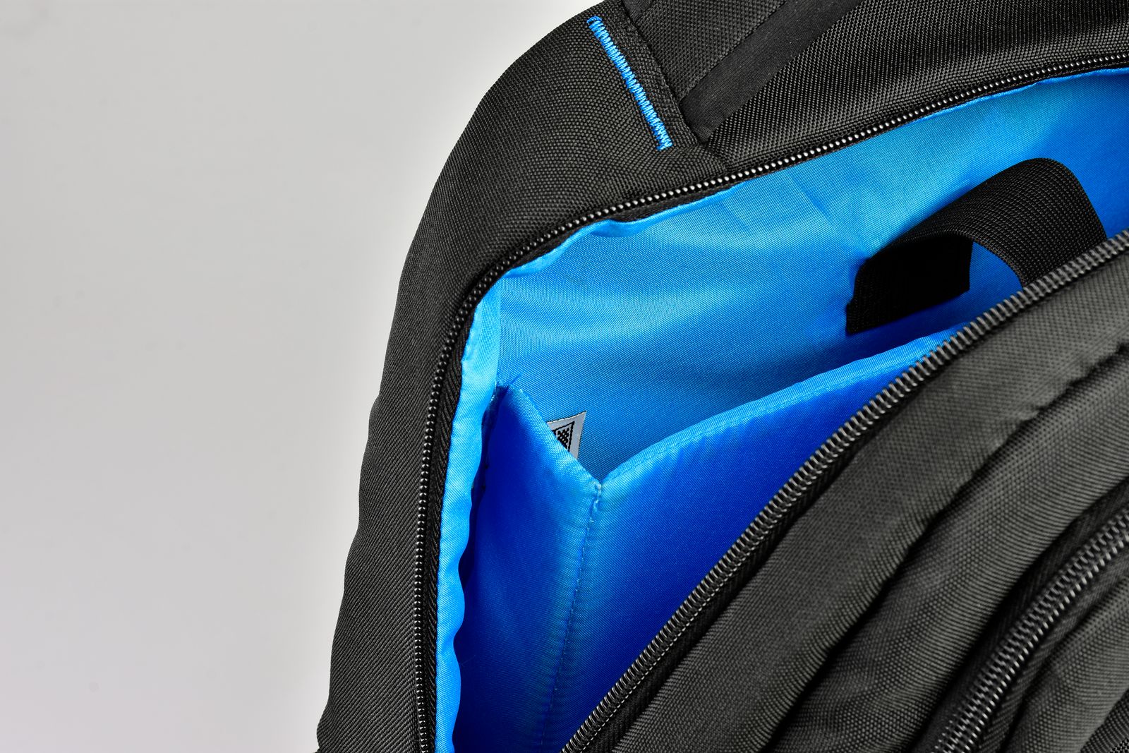 Monolith Blue Line 15.6 Inch Laptop Backpack thumbnail 4